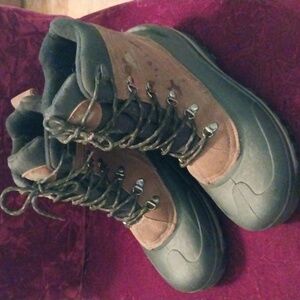 OZARK Trail mens upper leather winter boots size 8